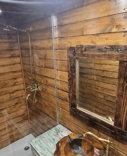 Domaine Authentique De Rose