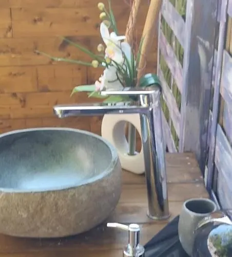 Domaine Authentique De Rose Luxe tent *