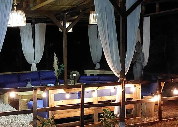 Domaine Authentique De Rose Luxe tent