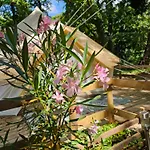 Luxury tent Domaine Authentique De Rose *