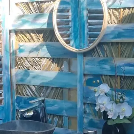 Domaine Authentique De Rose Porto-Vecchio (Corsica)